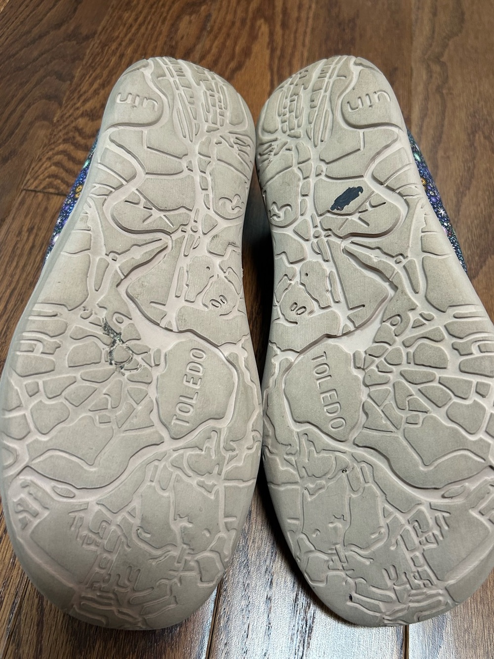 UIN 'PRAY FOR GOODNESS' TRAVEL SLIP-ON SHOES WOMENS US 10 - Picture 7 of 8